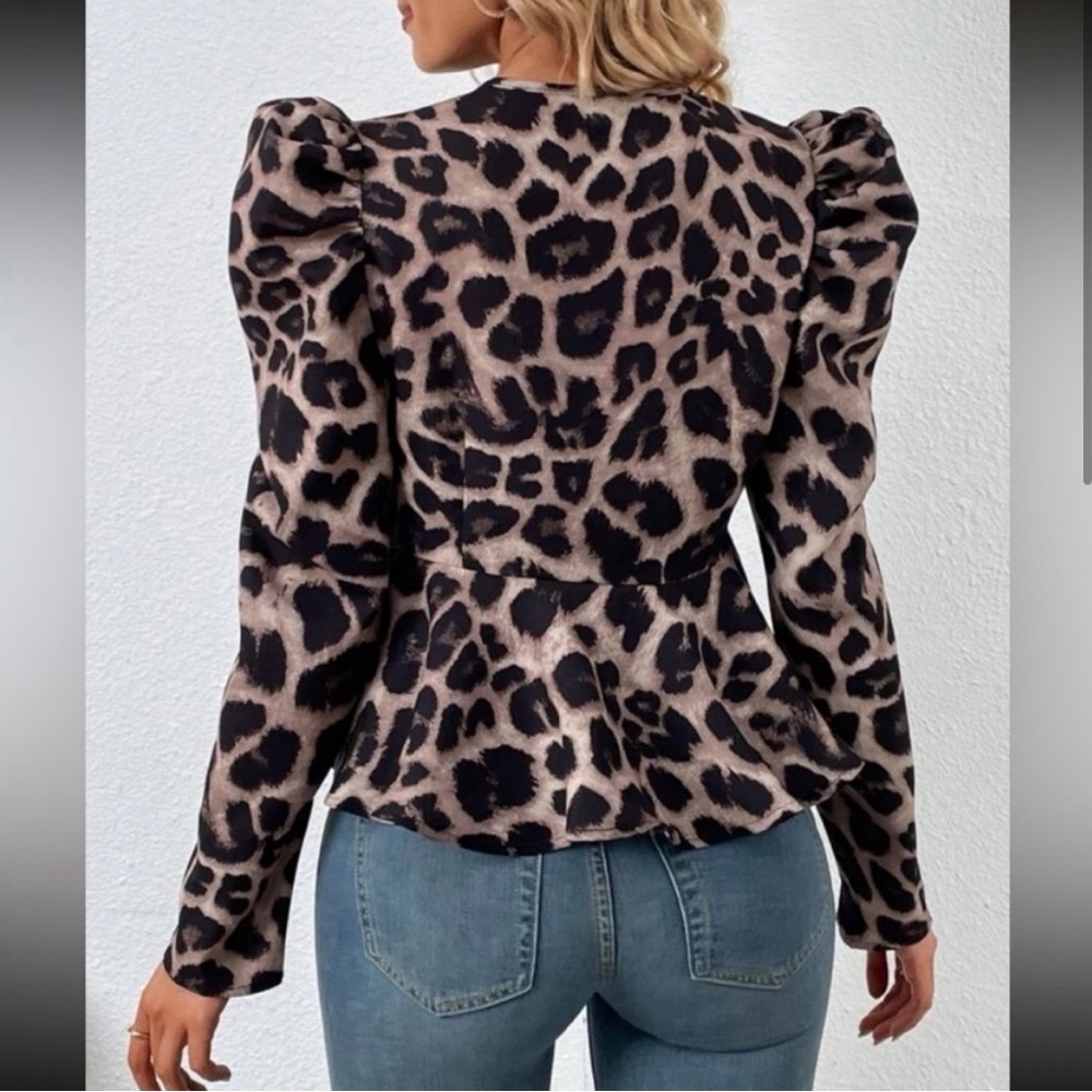 Leopard Puff Sleeve Jacket - Picture 4 of 15